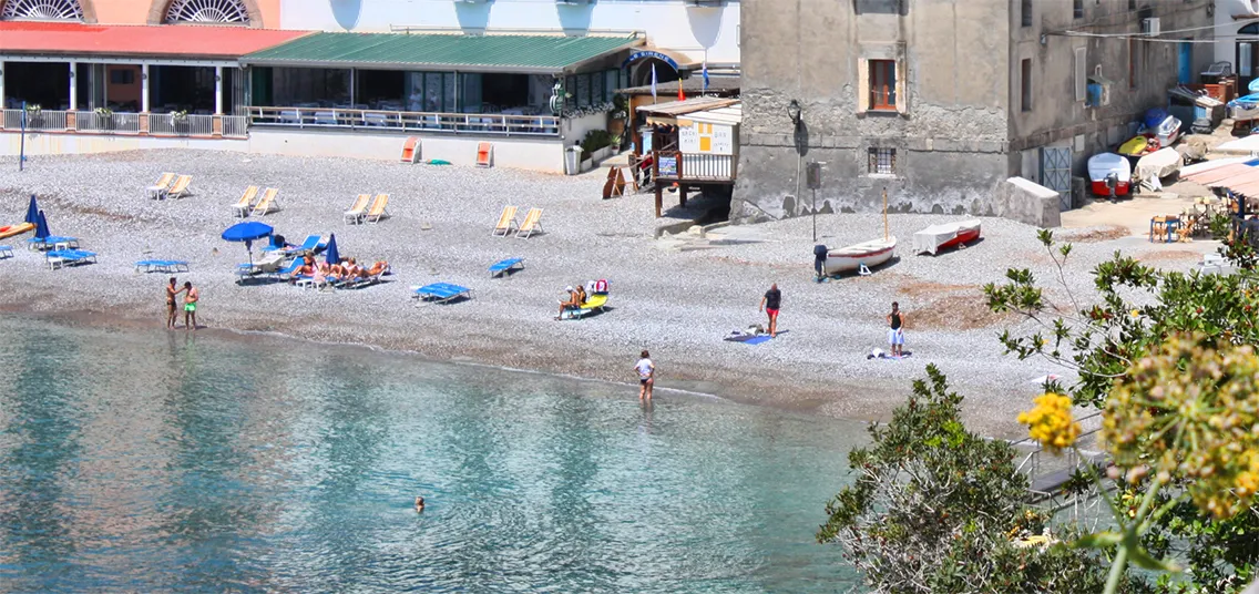 Mimi sul mare Just steps from the beach